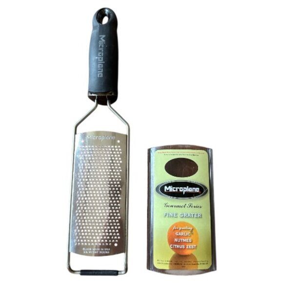 Microplane The Original Gourmet Series Grater - Picture 1 of 10